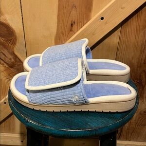 Isotoner Blue and Cream Women's Slippers